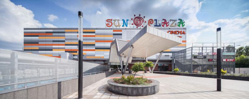   Sun Plaza, 